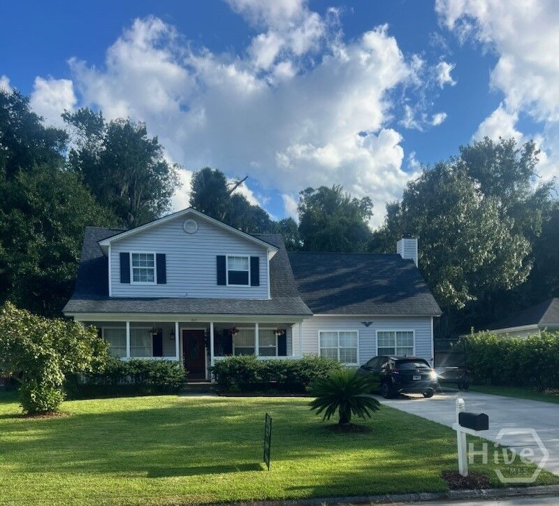 Property Photo: 247 Stonebridge Drive GA 31410