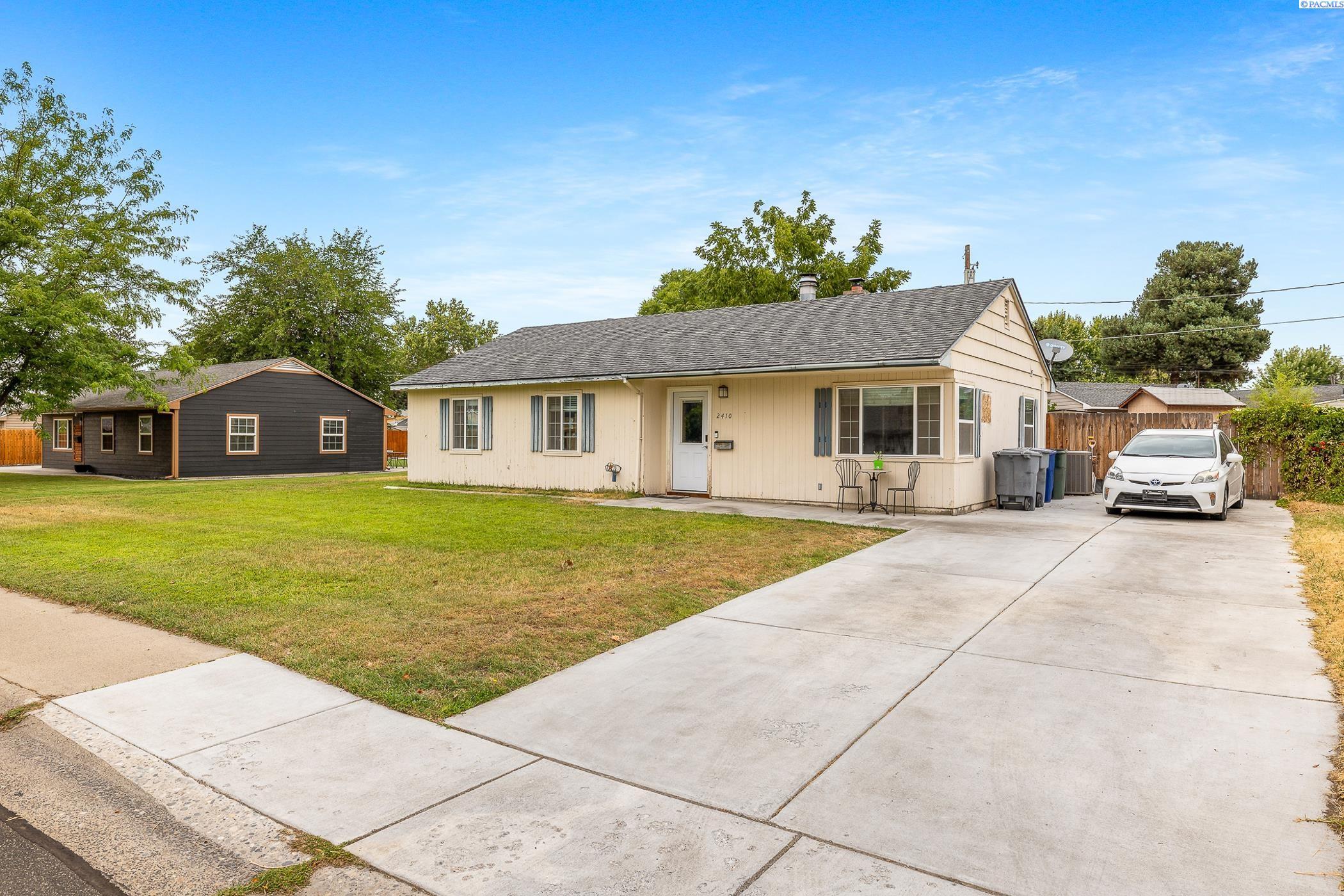 Property Photo:  2410 Richmond Blvd  WA 99354 