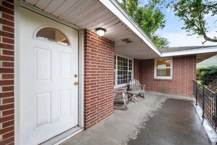 Property Photo: 415 S Union St WA 99336