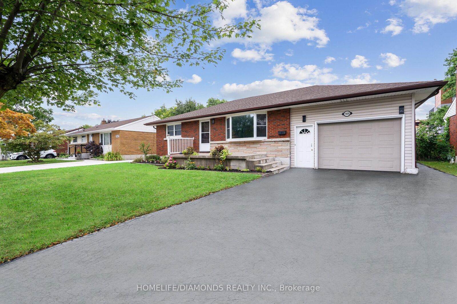 Property Photo: 7305 Merritt Avenue ON L2G 5C3