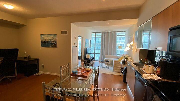 Property Photo: 38 Grenville Street 3110 ON M4Y 1A5