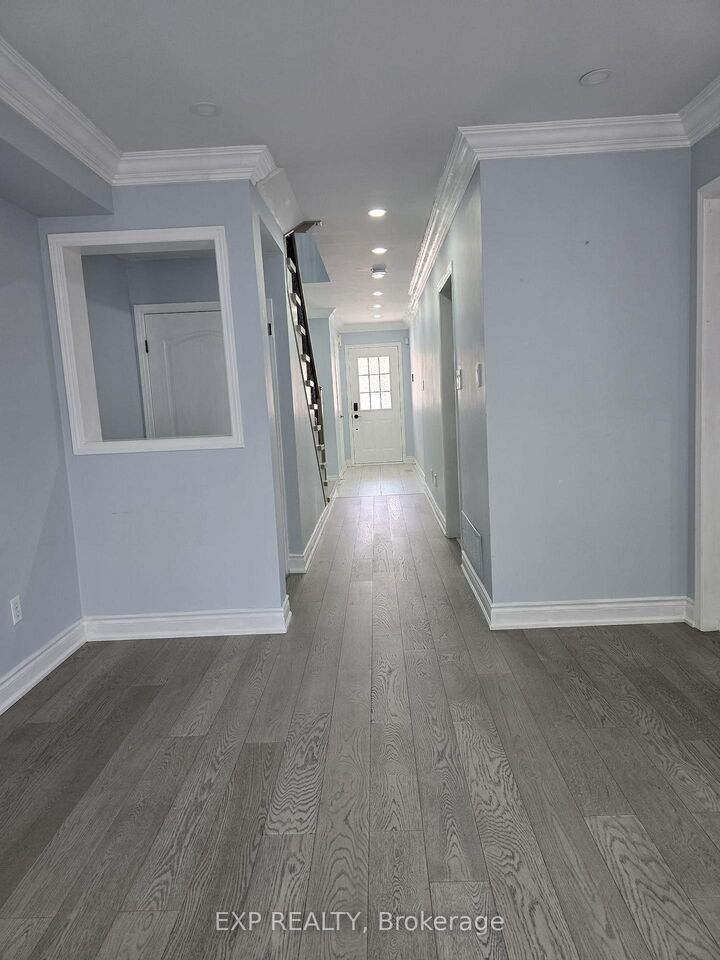 Property Photo: 6399 Spinnaker Circle 25 ON L5W 1Z4