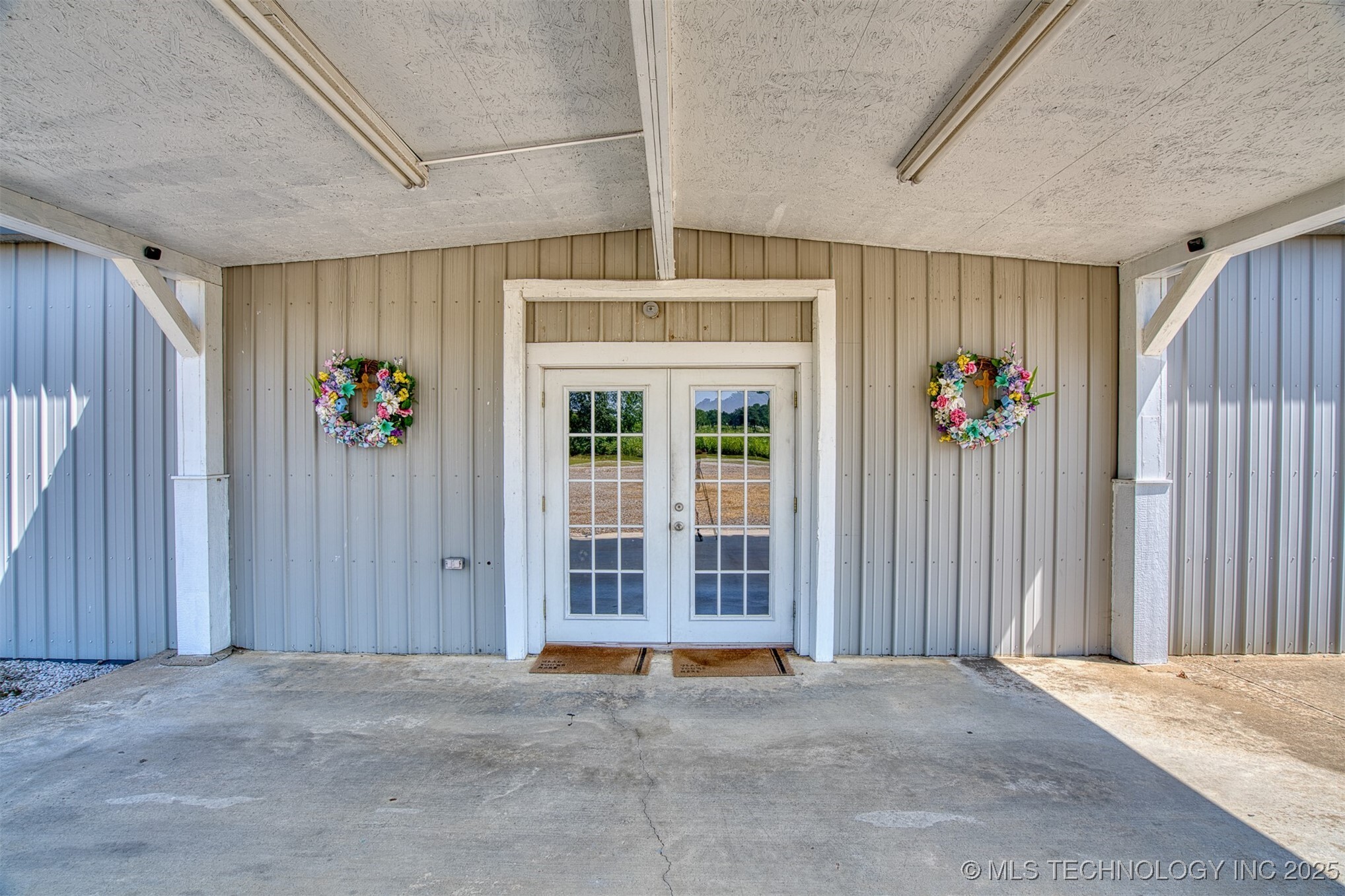 Property Photo:  3001 N Maple Street  OK 74955 