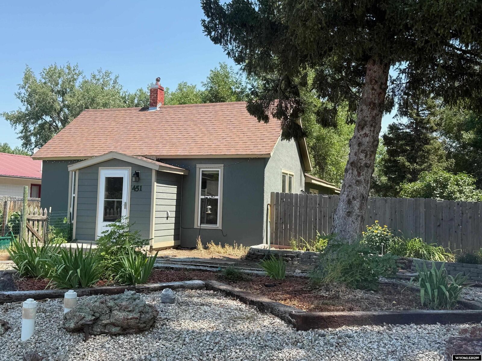 Property Photo:  451 N Carrington Avenue  WY 82834-0000 