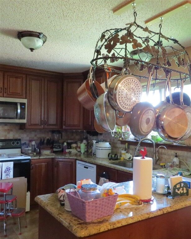 Property Photo:  300 Oak Springs Drive  TX 78620 