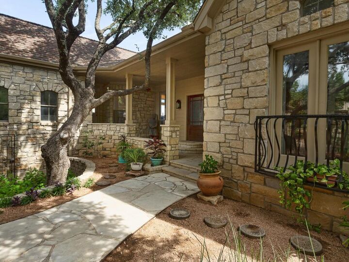 Property Photo:  402 Golf Crest Lane  TX 78734 