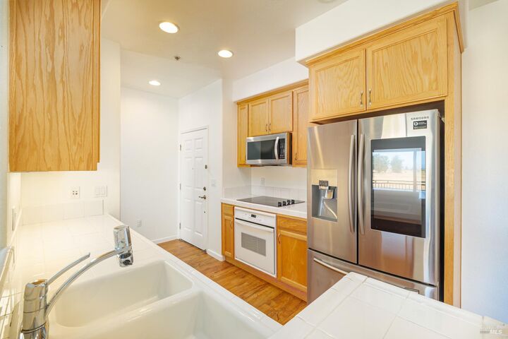 Property Photo:  401 North Avenue 210  CA 94903 
