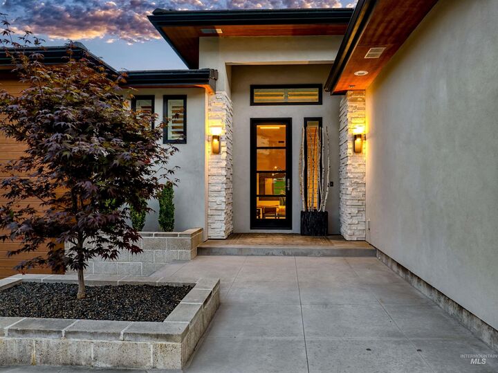 Property Photo: 3523 E Via Estancia Lane ID 83716