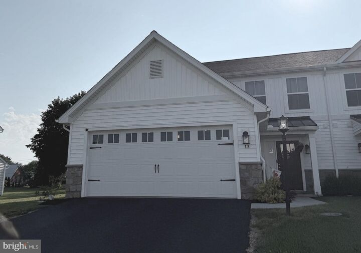13 Shillington Lane  Carlisle PA 17013 photo