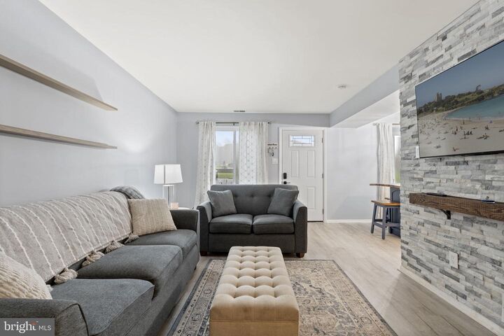 Property Photo: 5200 Hilltop Drive L-11 PA 19015