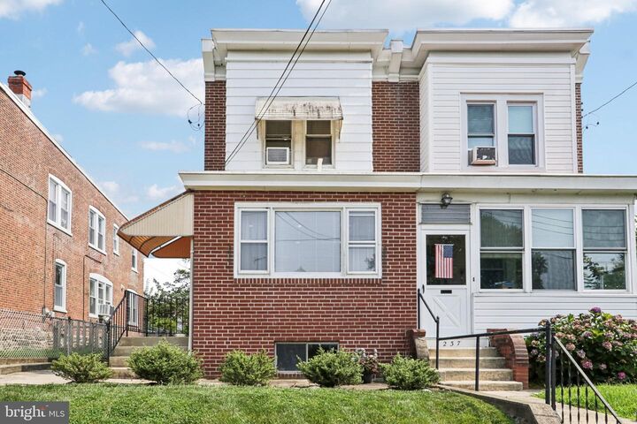 Property Photo: 1239 E 13th Street PA 19022