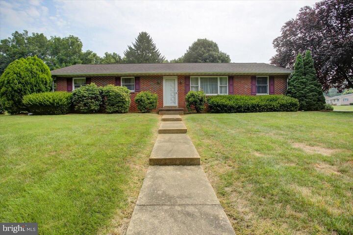 Property Photo:  260 Woodstock Road  PA 17222 