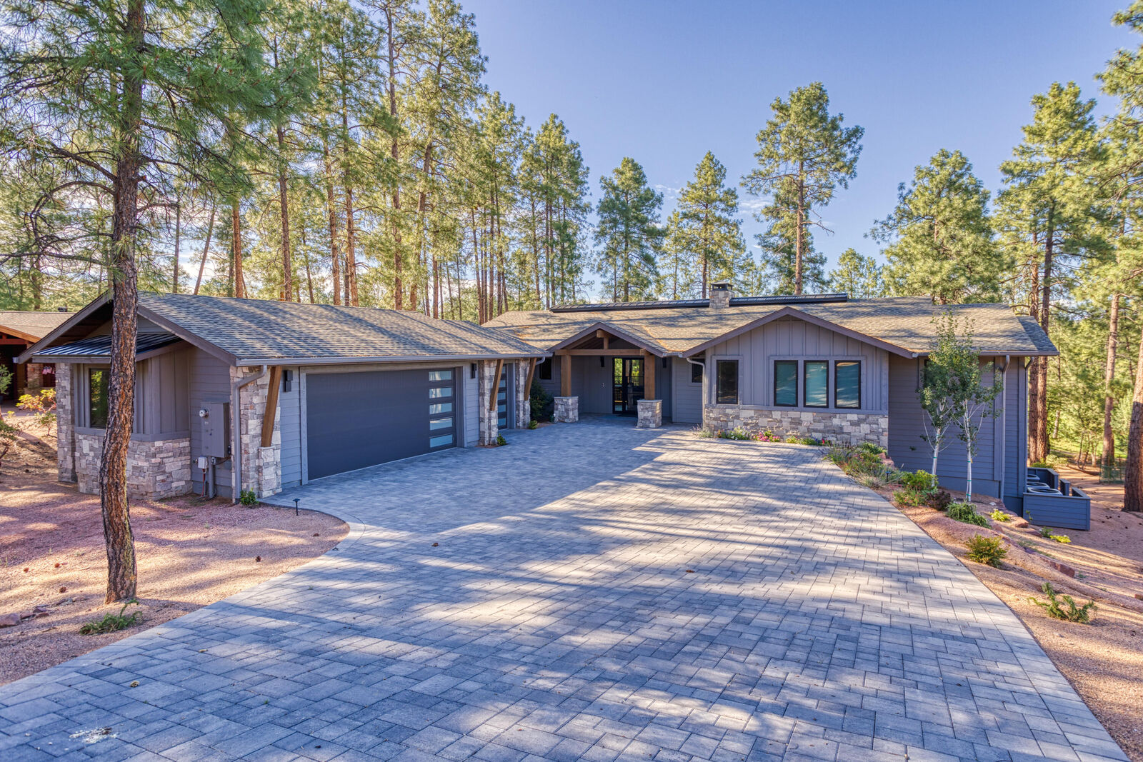 Property Photo:  2404 E Indian Pink Circle  AZ 85541 