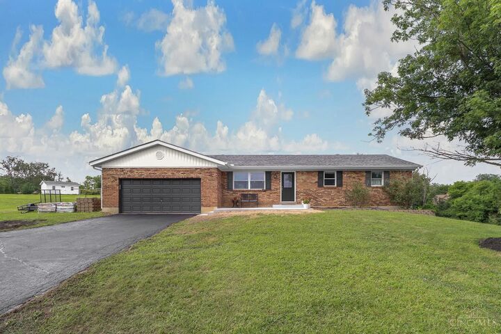 Property Photo: 7768 Lorraine Drive OH 45053