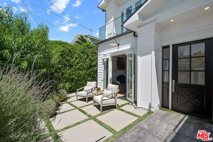 Property Photo: 18057 Valley Vista Blvd CA 91316