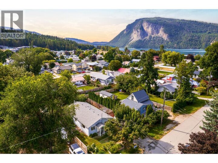 Property Photo:  7101 51 Street Northeast  BC V0E 1K0 