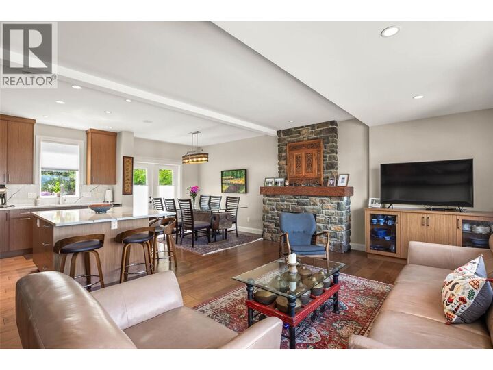 Property Photo: 432 Azure Place BC V2E 2R2