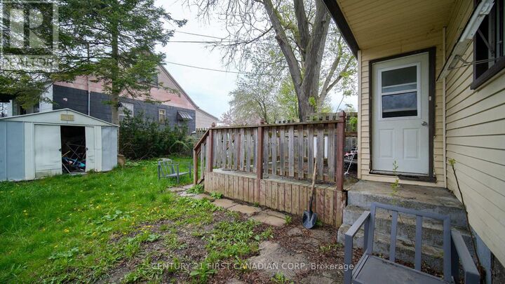 Property Photo:  19 Montgomery Drive  ON N8A 1P2 