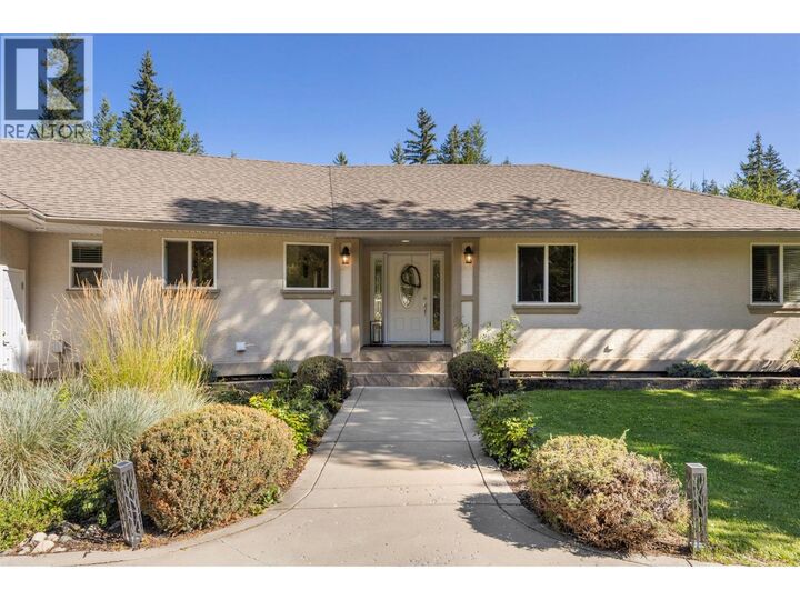 Property Photo: 4933 Birch Lane BC V0E 1E0