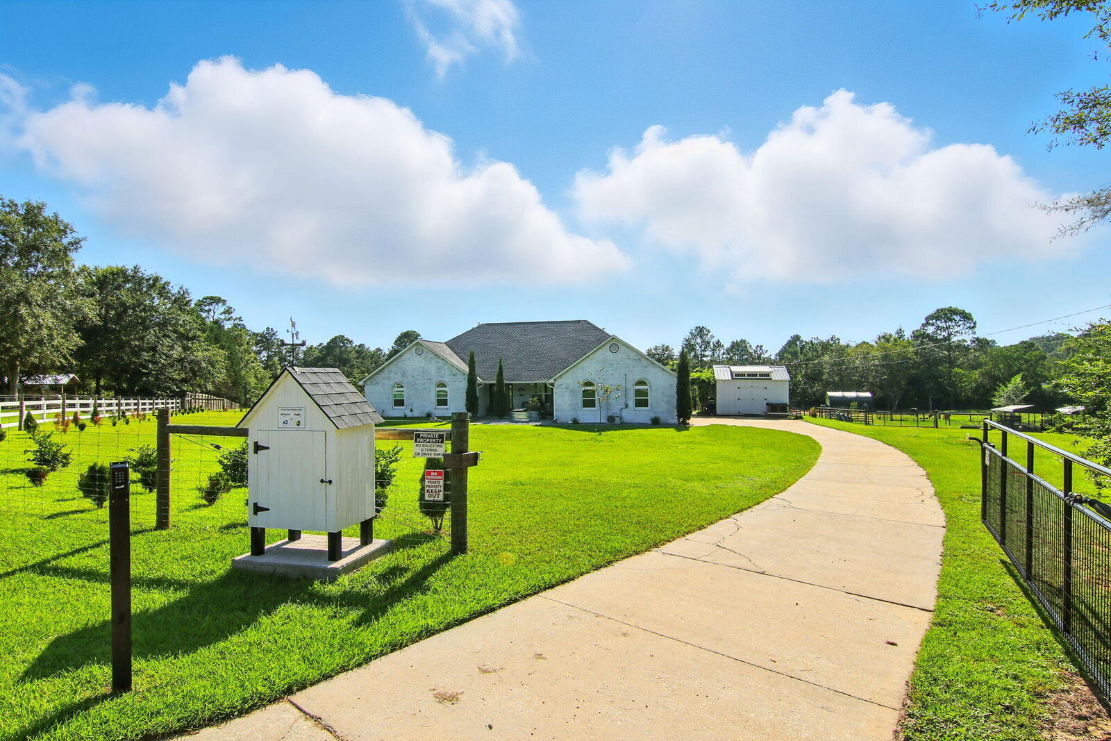 Property Photo:  861 Molino Meadows Court  FL 32577 