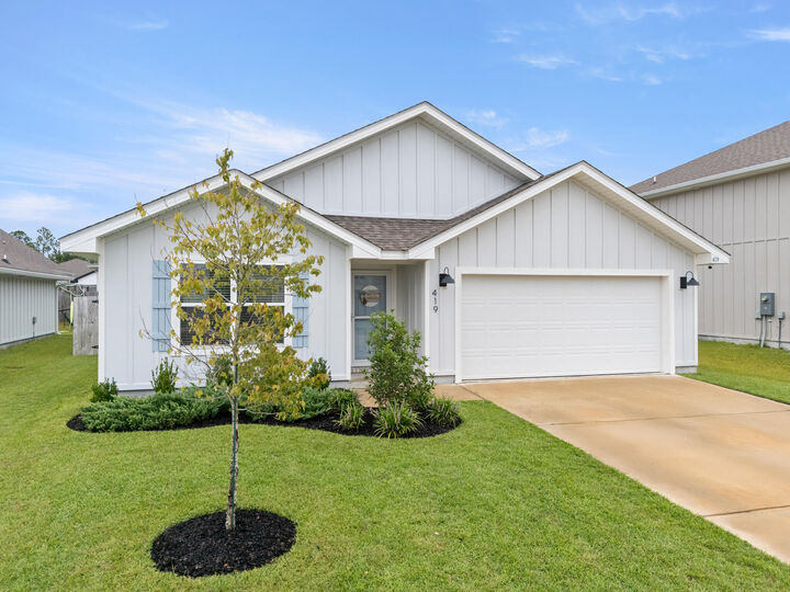 Property Photo:  419 Scarborough Street  FL 32539 