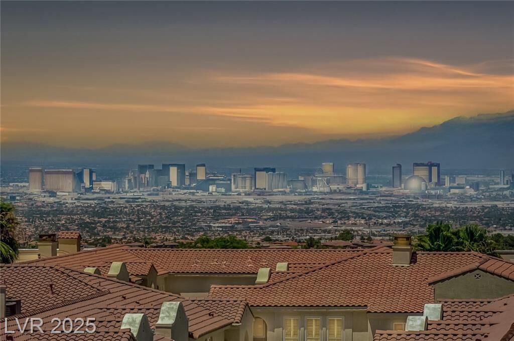 Property Photo:  2555 Hampton Road 9310  NV 89052 