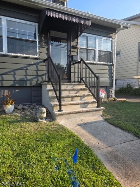 Property Photo:  315 Crawford Ter  NJ 07083 