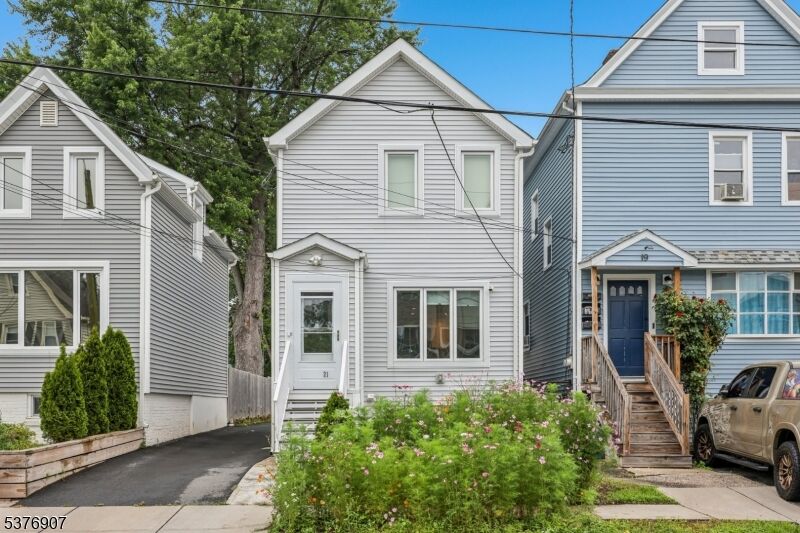 Property Photo:  21 Meade St  NJ 07052 