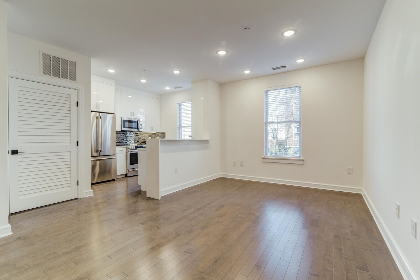 Property Photo: 974 Summit Ave 104 NJ 07307