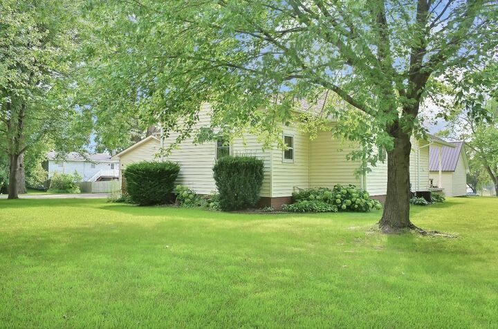 1303 NE 8th Avenue  Independence IA 50644 photo