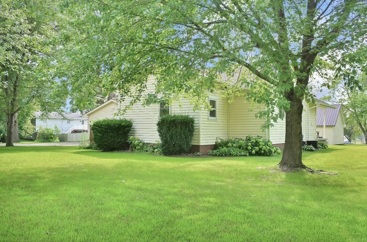 Property Photo:  1303 NE 8th Avenue  IA 50644 