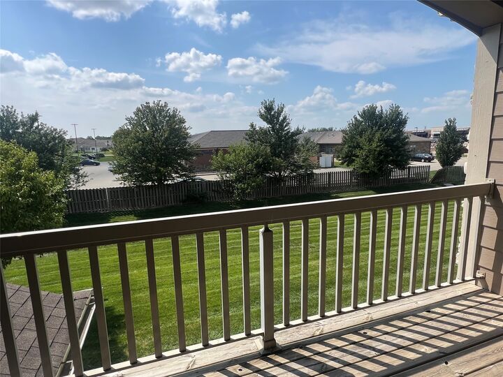 Property Photo:  2602 NE Oak Drive 6  IA 50021 