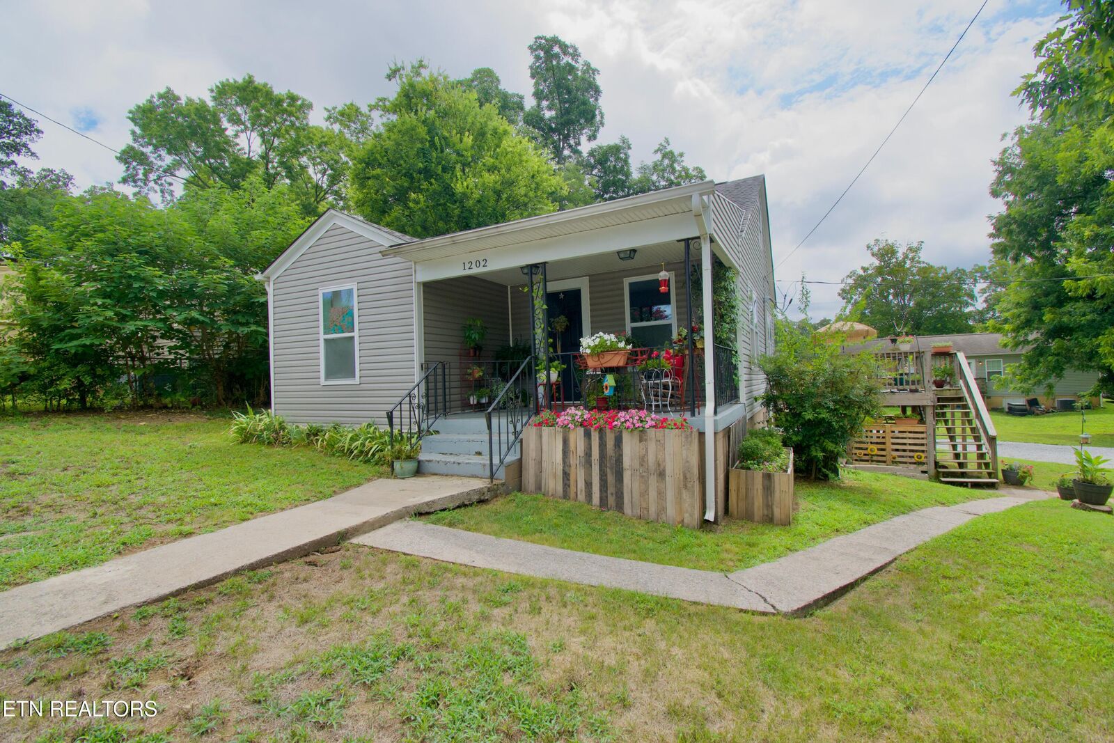 Property Photo:  1202 Jefferson Ave  TN 37804 