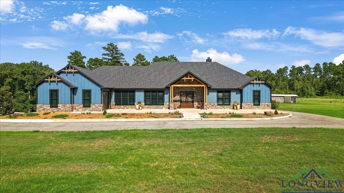 Property Photo: 1183 County Road 165 TX 75669