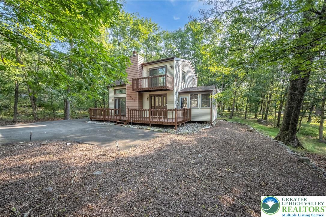 Property Photo: 114 Brentwood Drive PA 18324