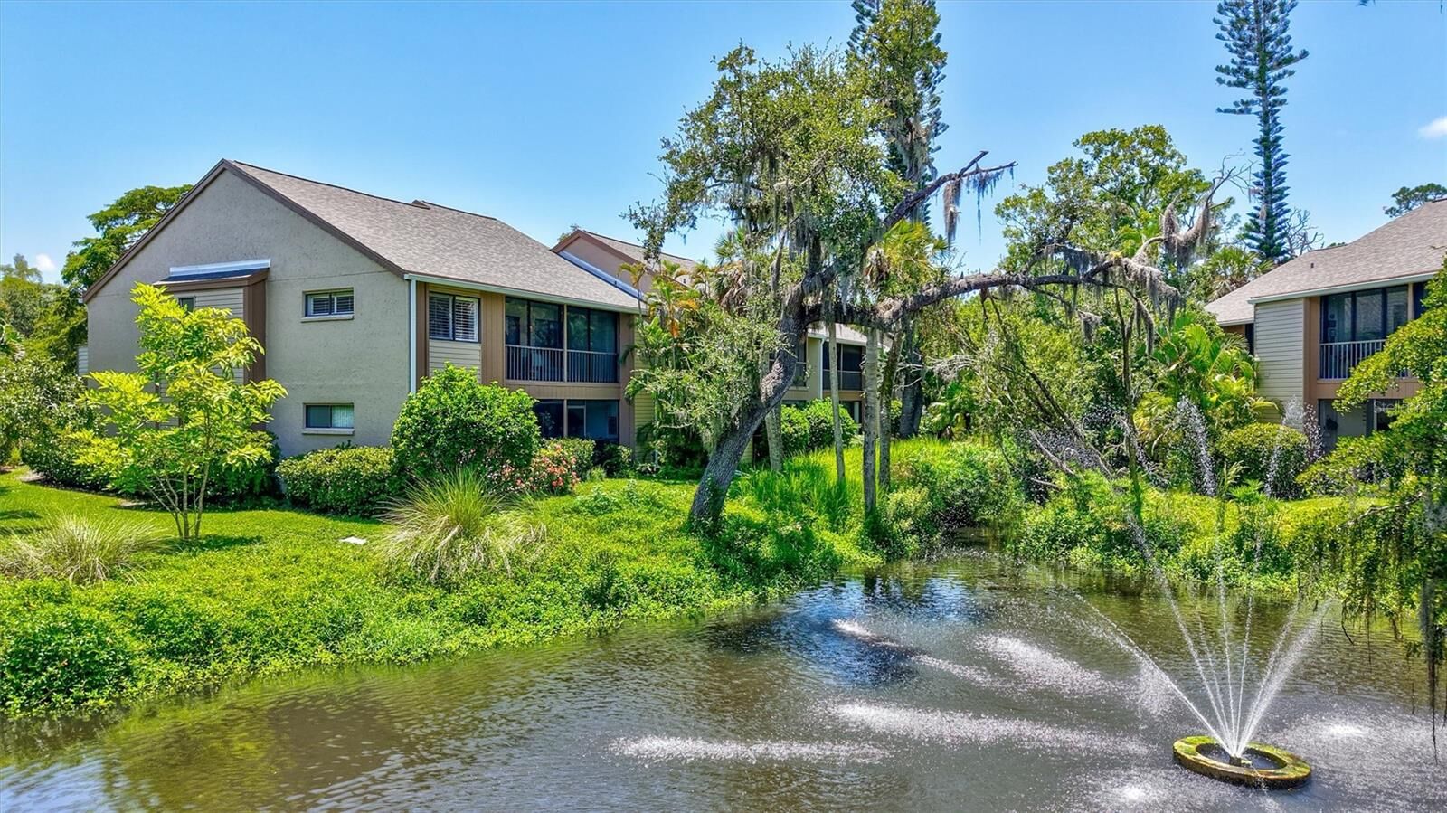 Property Photo: 1637 Brookhouse Court 244 FL 34231