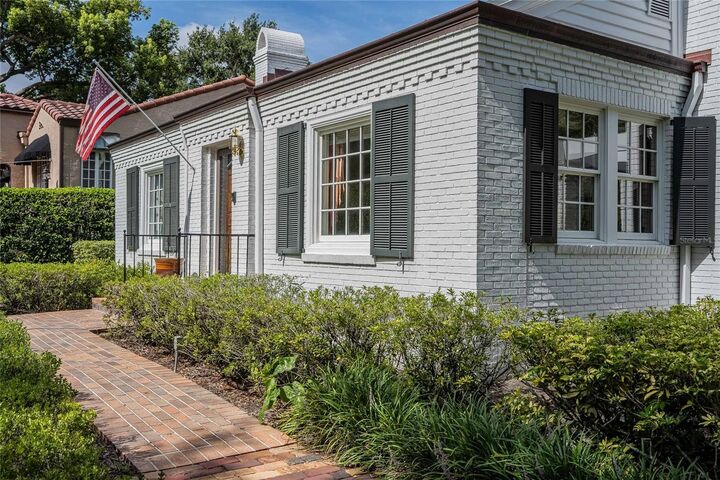 Property Photo:  2109 Cambridge Avenue  FL 33803 