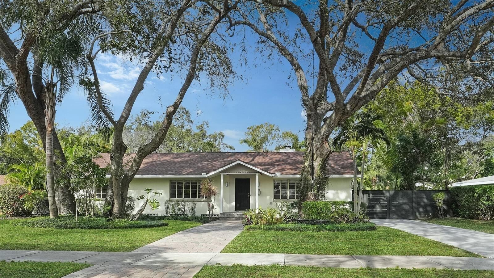 Property Photo: 1763 South Drive FL 34239