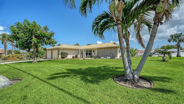 Property Photo: 9207 Bimini Drive FL 34210
