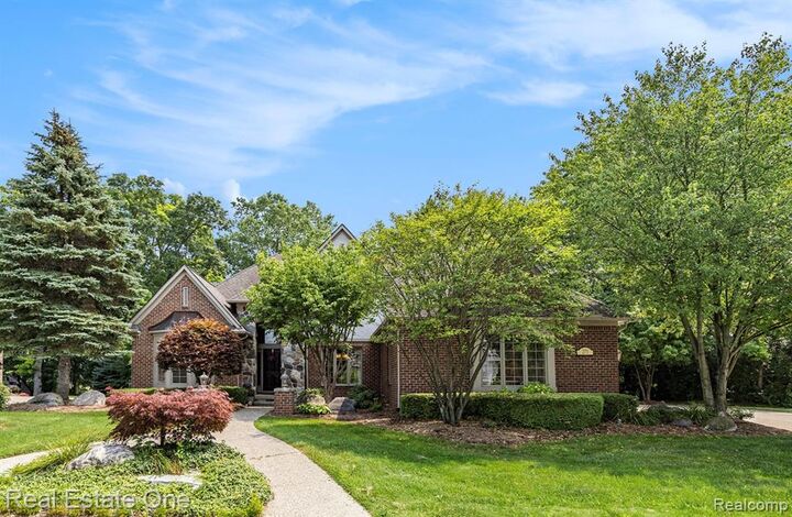 Property Photo:  271 Greenan Lane  MI 48362 2173 