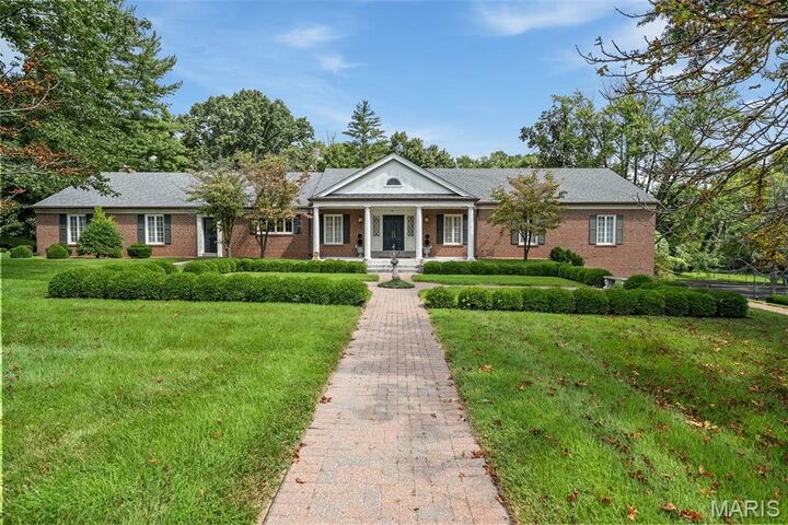 Property Photo:  26 Huntleigh Woods  MO 63131 