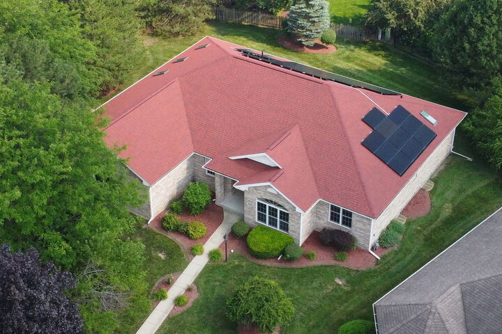 Property Photo:  1093 Suffolk Court  IL 60031 