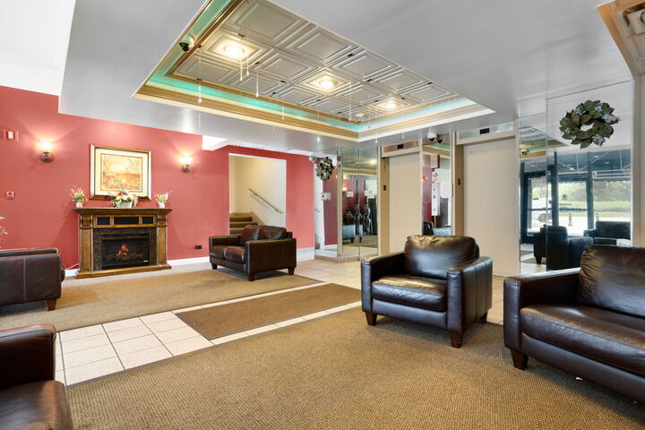 Property Photo:  2015 S Finley Road 908  IL 60148 
