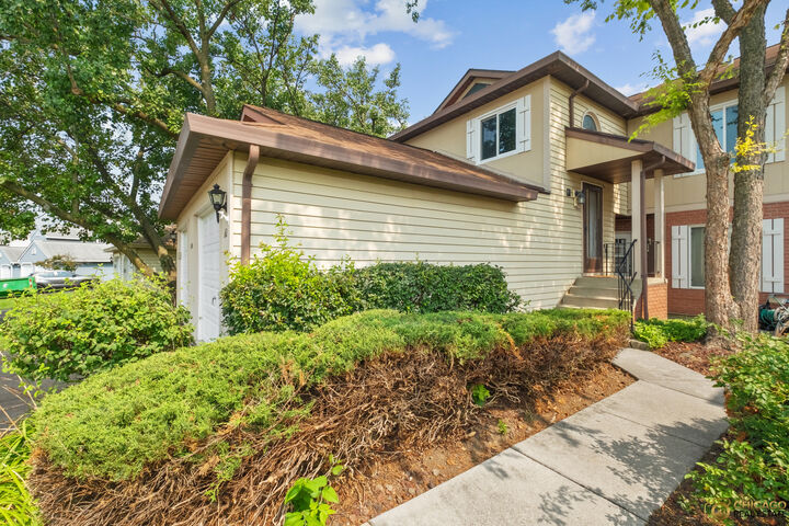 Property Photo: 2400 Danbury Drive A2 IL 60517