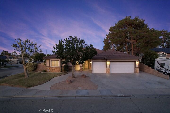 Property Photo:  43256 W Durango Ln  CA 93536 