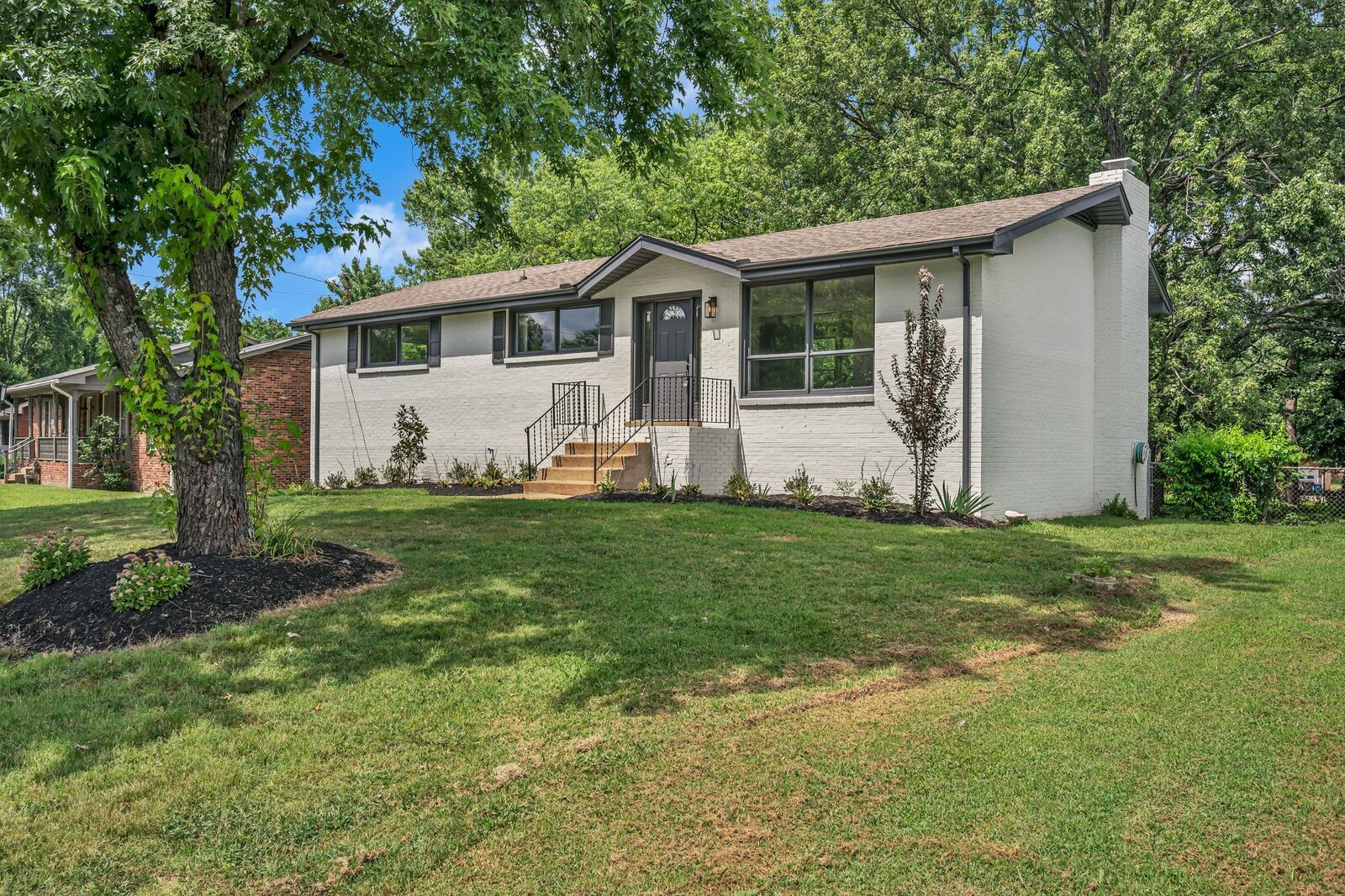 Property Photo: 662 Tobylynn Dr TN 37211