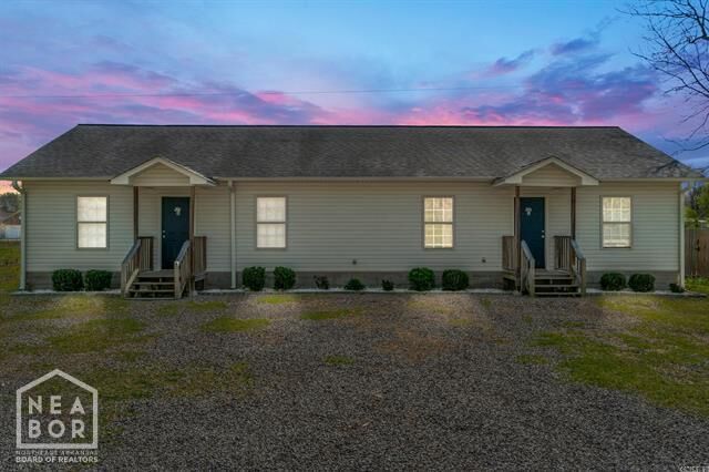 Property Photo: 201 N Horn A &Amp B AR 72085