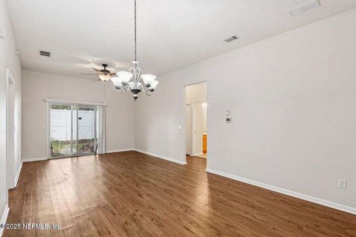Property Photo: 13816 Herons Landing Way 1 FL 32224