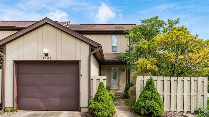 1106 S Slope Bay  Zanesville OH 43701 photo