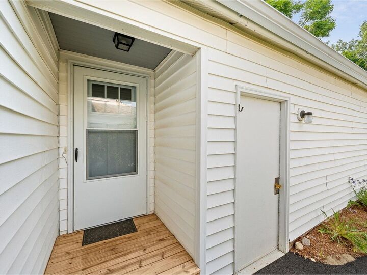 Property Photo:  35 Fairmont Place  VT 05408 